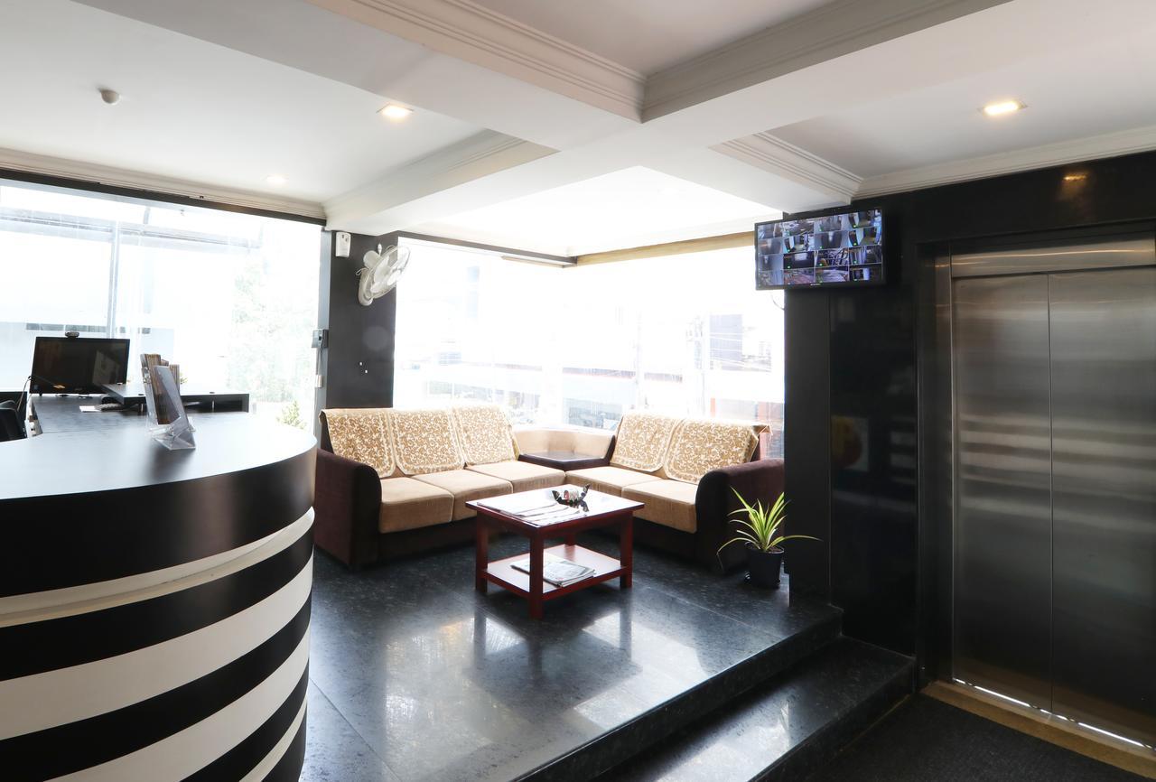 Oyo 18604 Puthens Capitol Inn Kochi المظهر الخارجي الصورة
