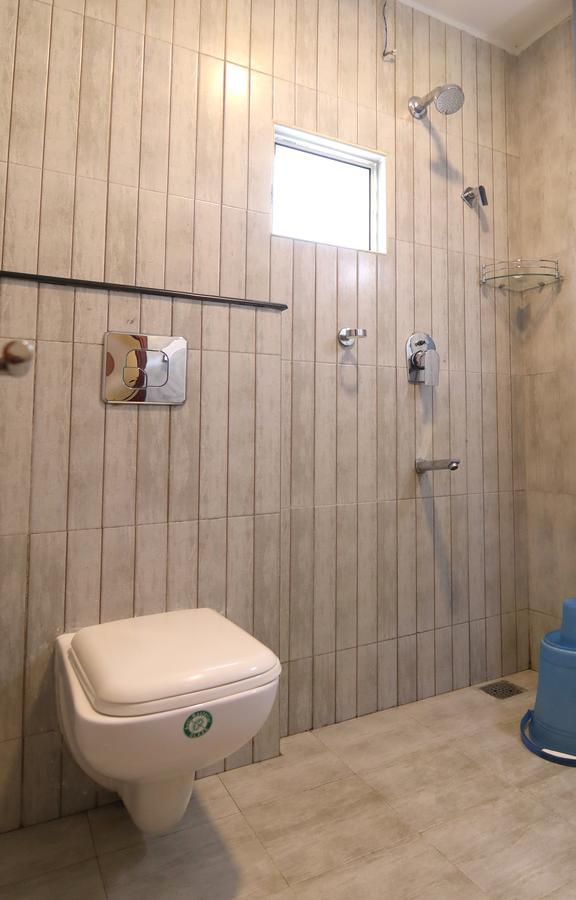 Oyo 18604 Puthens Capitol Inn Kochi المظهر الخارجي الصورة