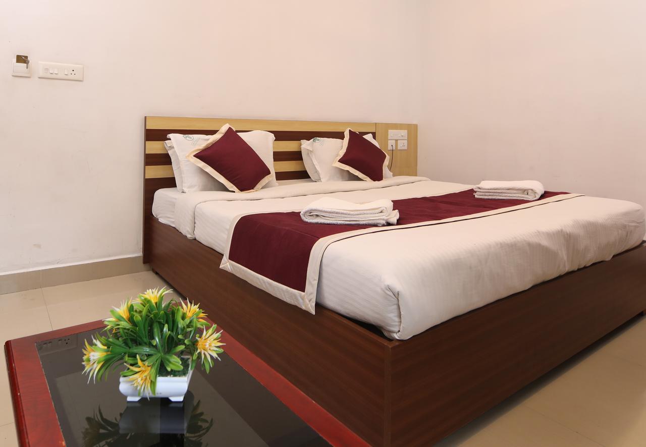 Oyo 18604 Puthens Capitol Inn Kochi المظهر الخارجي الصورة