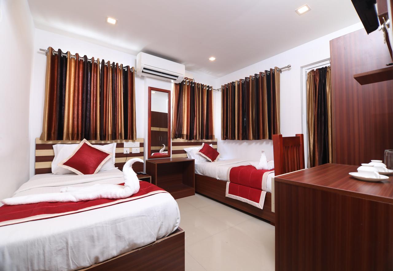 Oyo 18604 Puthens Capitol Inn Kochi المظهر الخارجي الصورة