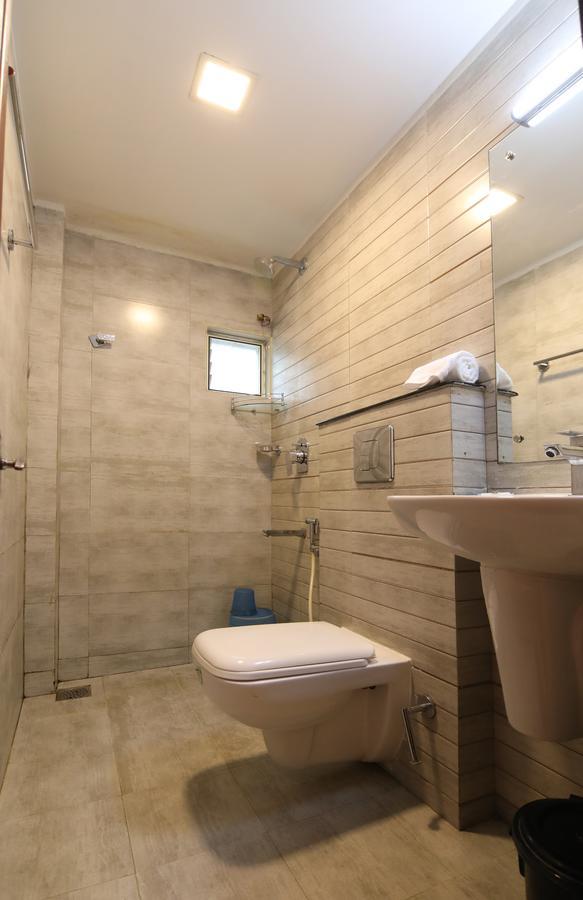 Oyo 18604 Puthens Capitol Inn Kochi المظهر الخارجي الصورة