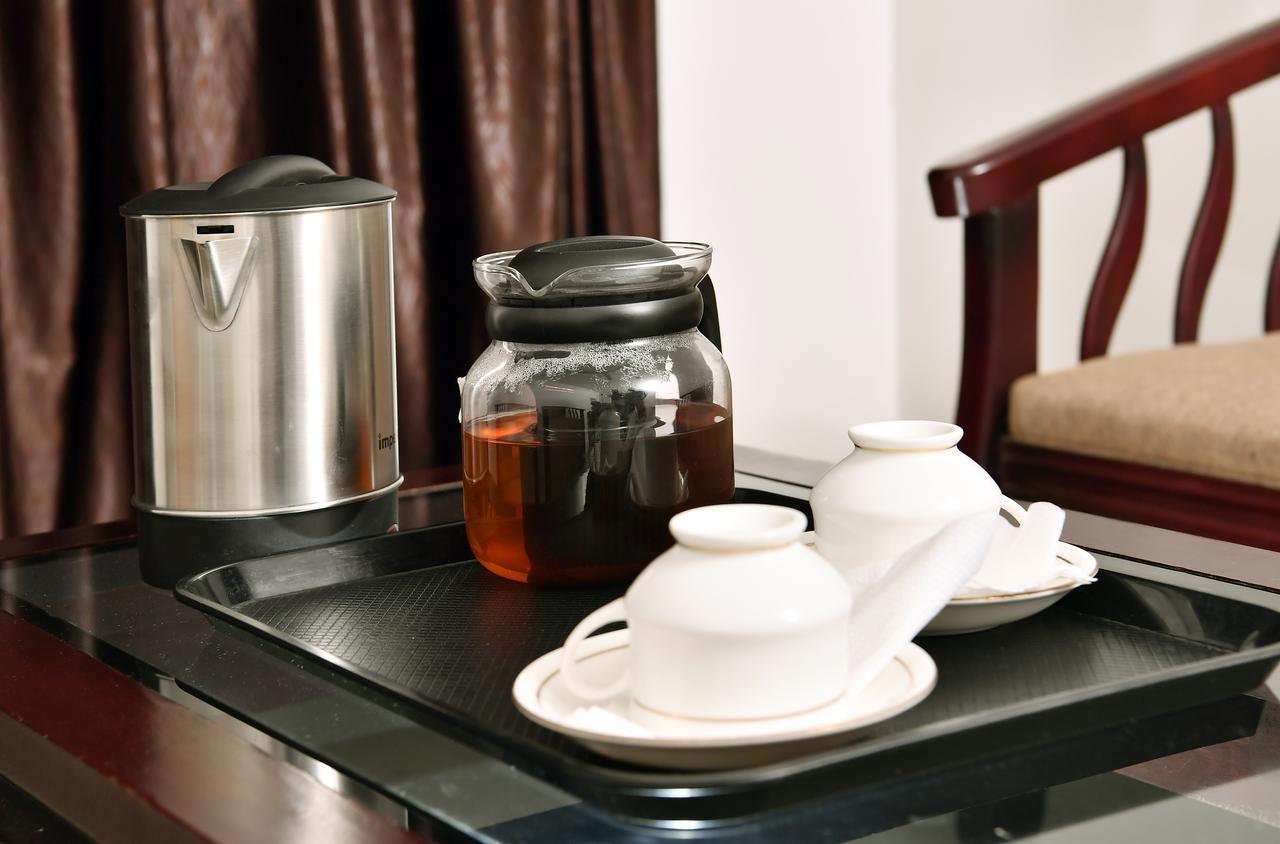 Oyo 18604 Puthens Capitol Inn Kochi المظهر الخارجي الصورة