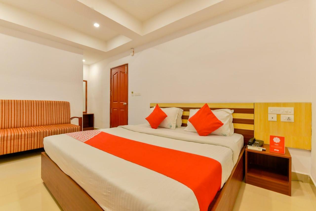 Oyo 18604 Puthens Capitol Inn Kochi المظهر الخارجي الصورة