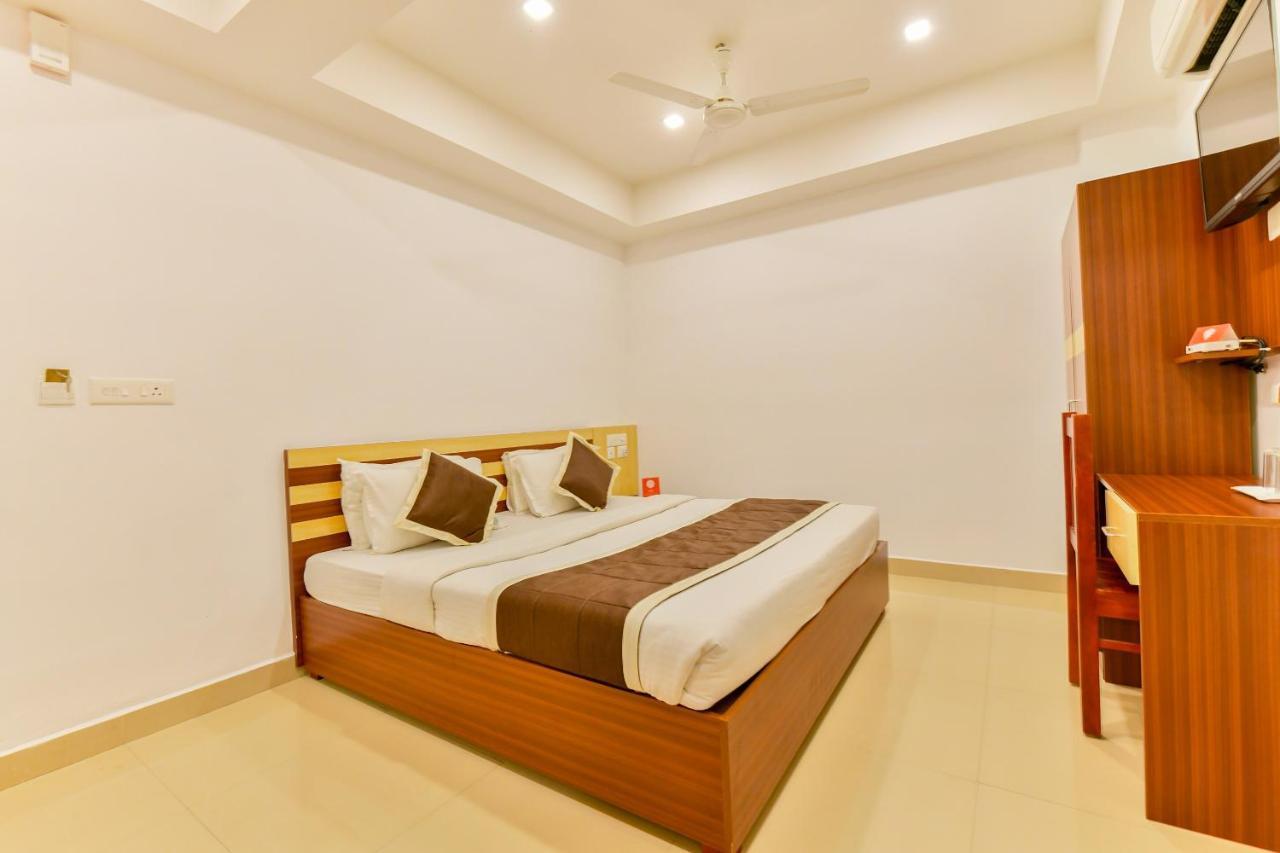 Oyo 18604 Puthens Capitol Inn Kochi المظهر الخارجي الصورة
